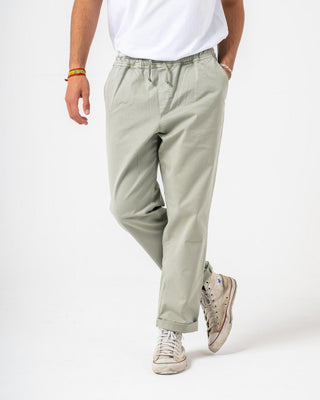 Pantalón sarga verde desgastado