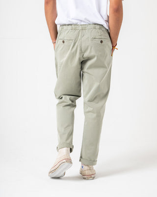 Pantalón sarga verde desgastado