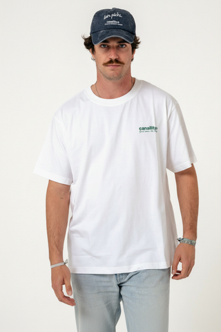 Camiseta Blanca Who The Fuck is Julio Iglesias? print verde